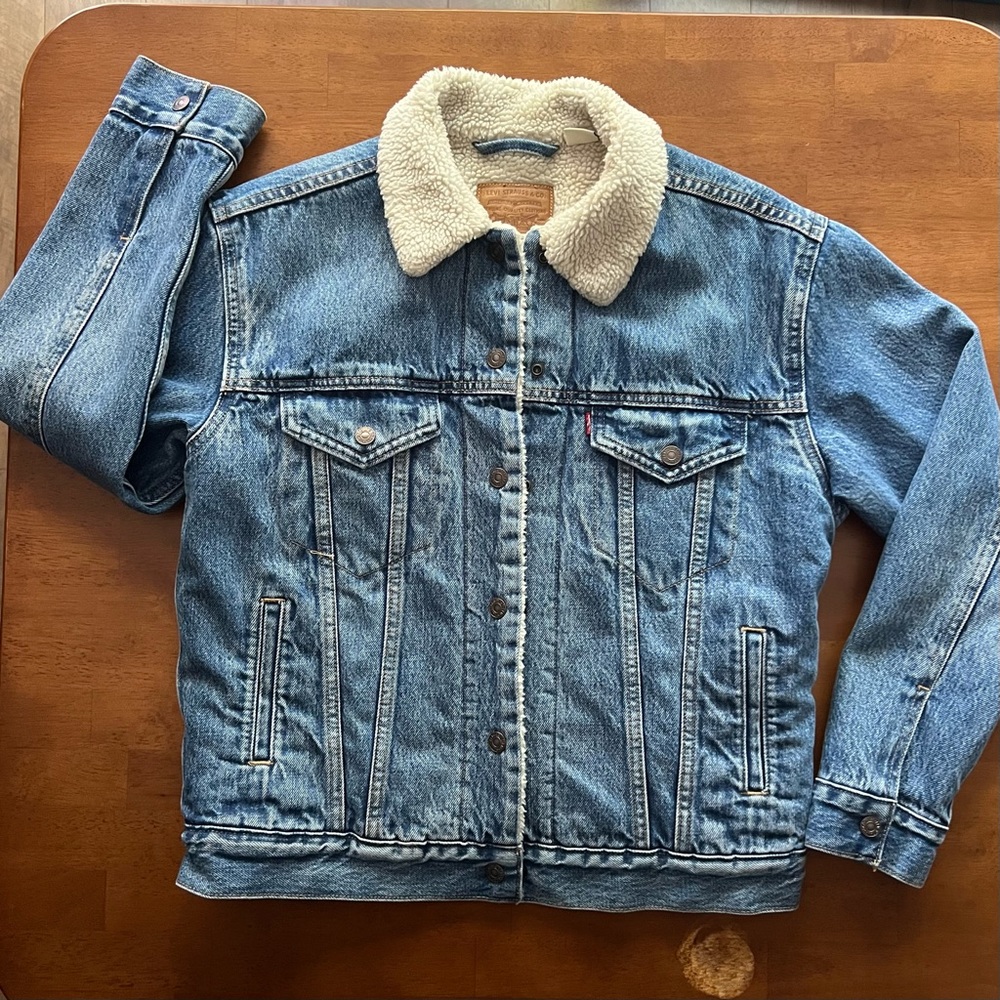❌ SOLD ❌ Levi’s Ex-Boyfriend Sherpa Trucker Jacket - Picture 5 of 11